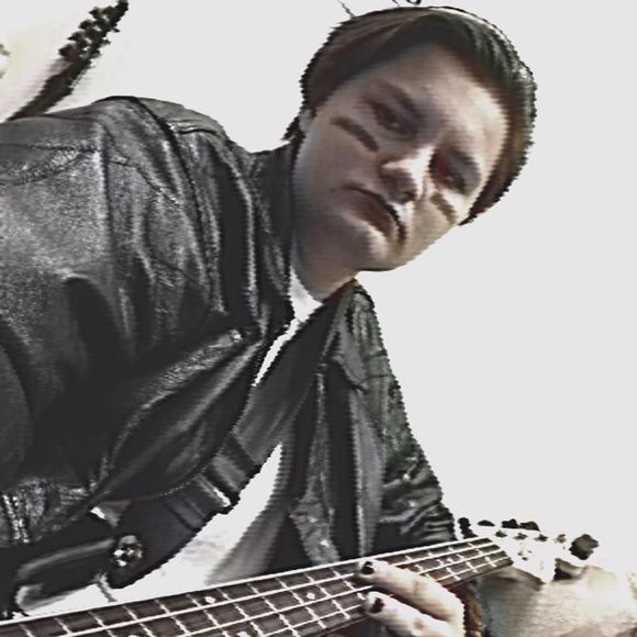 Meet your Posher, Alex - Picture 1 of 1